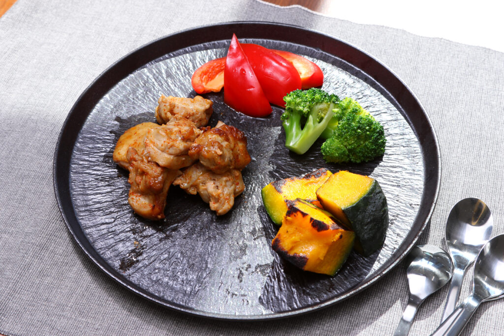 国内産鶏もも肉のスパイーシー風味・5個セット（150g×5パック
